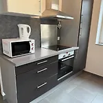 Apartment 100M, 5 Min Center 2 Bedrooms, 6 People