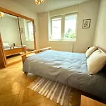 Apartment 100M, 5 Min Center 2 Bedrooms, 6 People