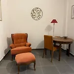 Apartment 100M, 5 Min Center 2 Bedrooms, 6 People